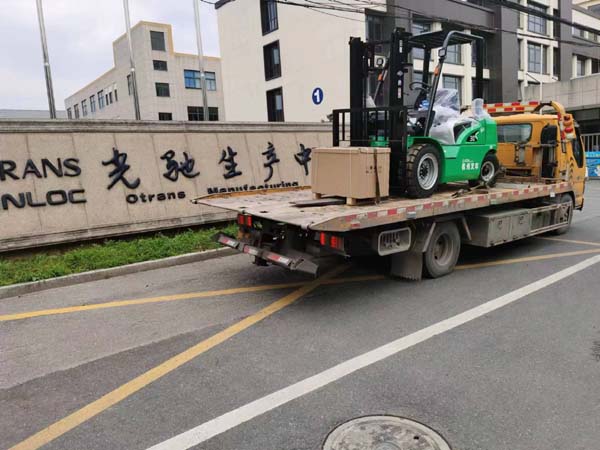 淘汰進(jìn)行時！杭叉首臺老舊柴油叉車替換新能源叉車正式落地